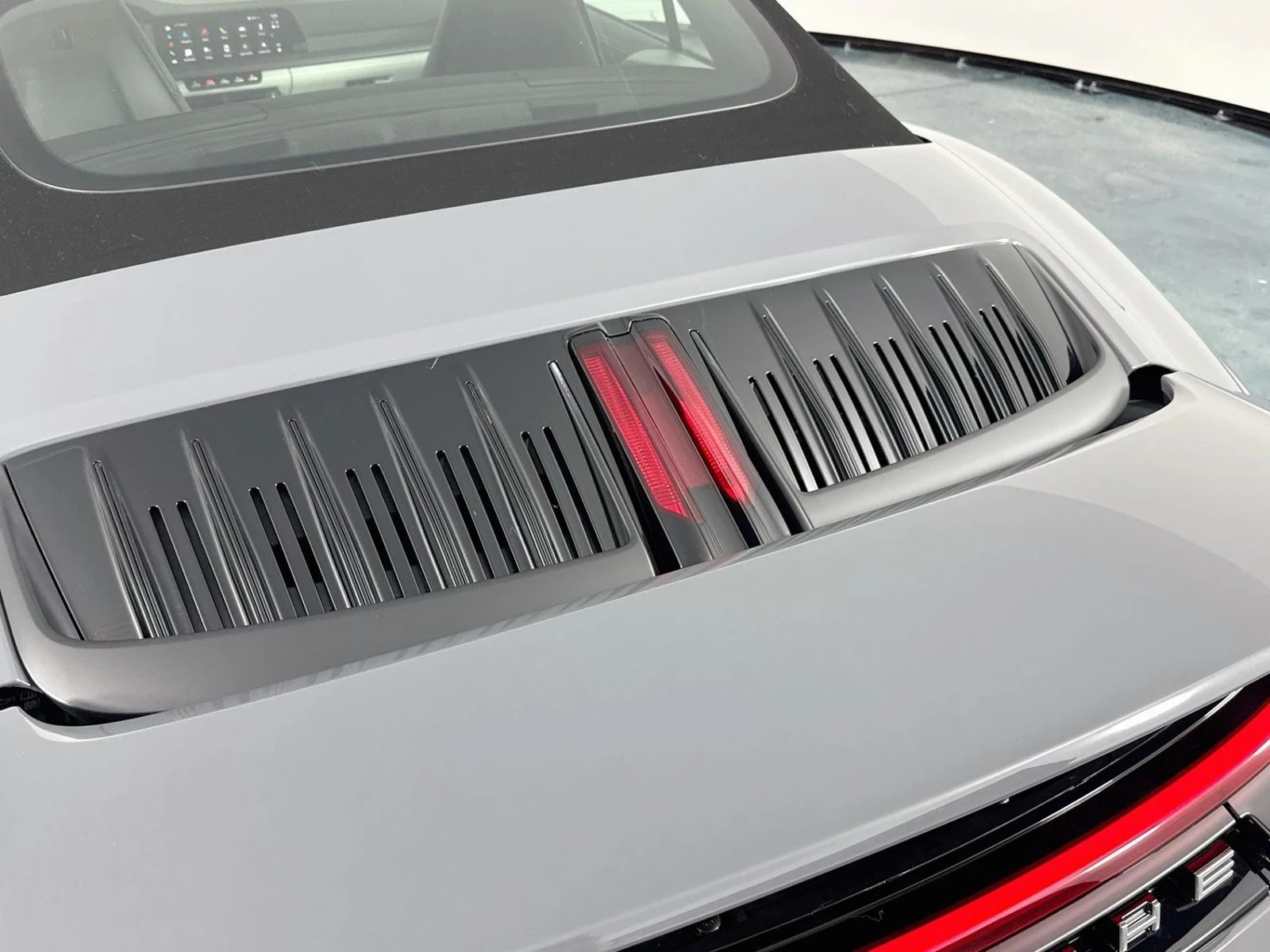 2025 Porsche 911 (992) Carrera S, 23/30
