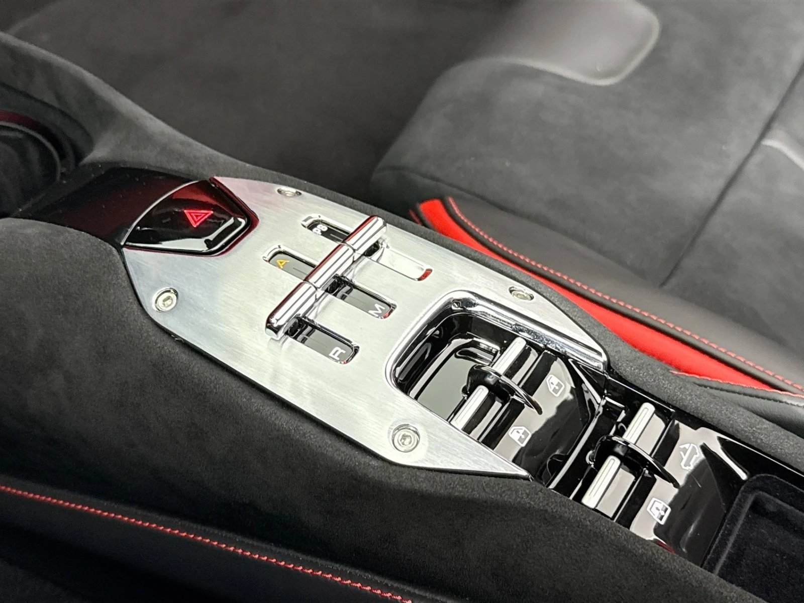 2025 Ferrari SF90 Spider, 9/30