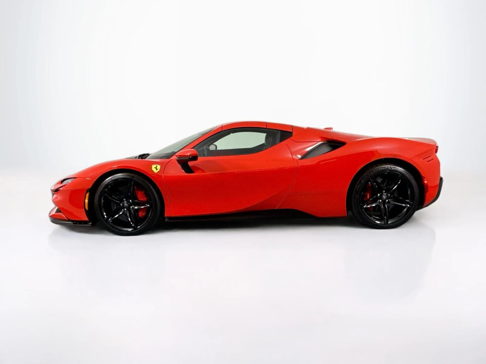 2025 Ferrari SF90 Spider, 28/30