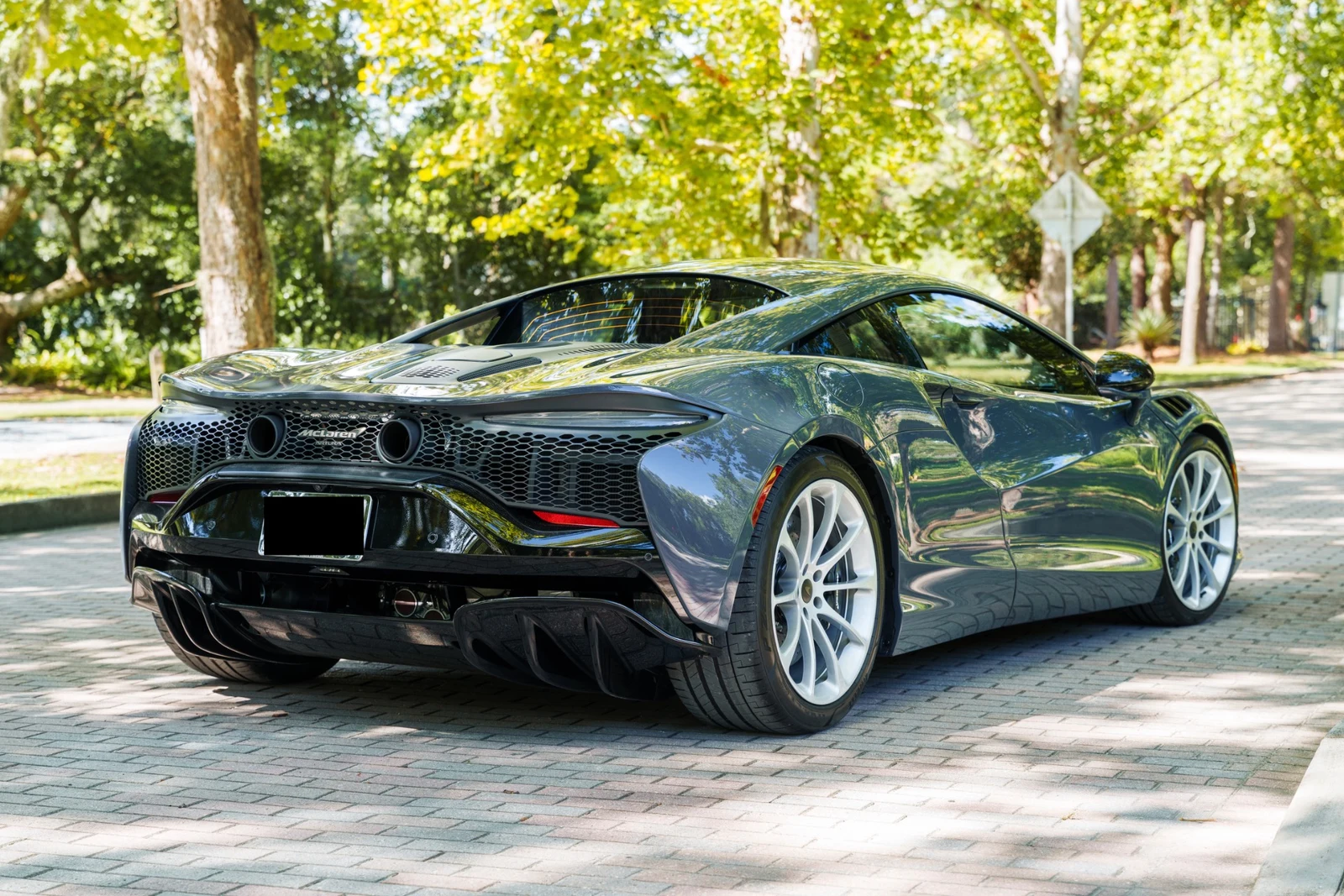 2026 McLaren Artura, 7/30