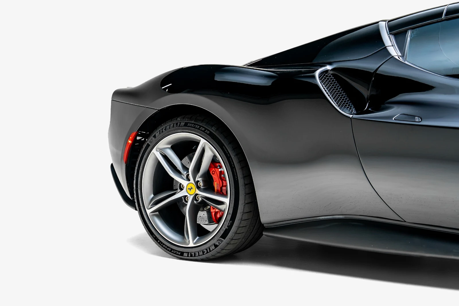 2024 Ferrari 296 GTS, 11/30