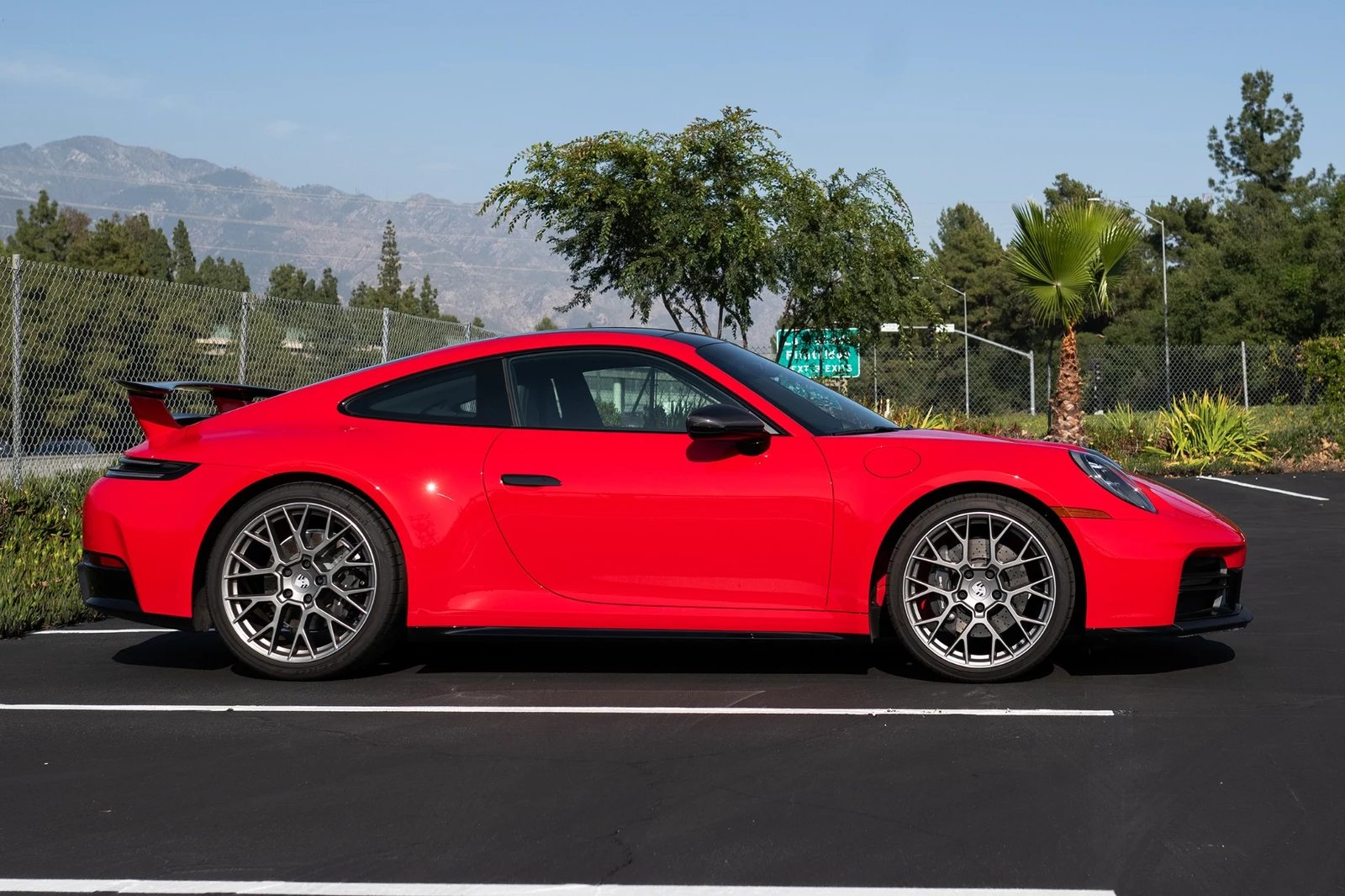 2025 Porsche 911 (992.2) Carrera, 2/30