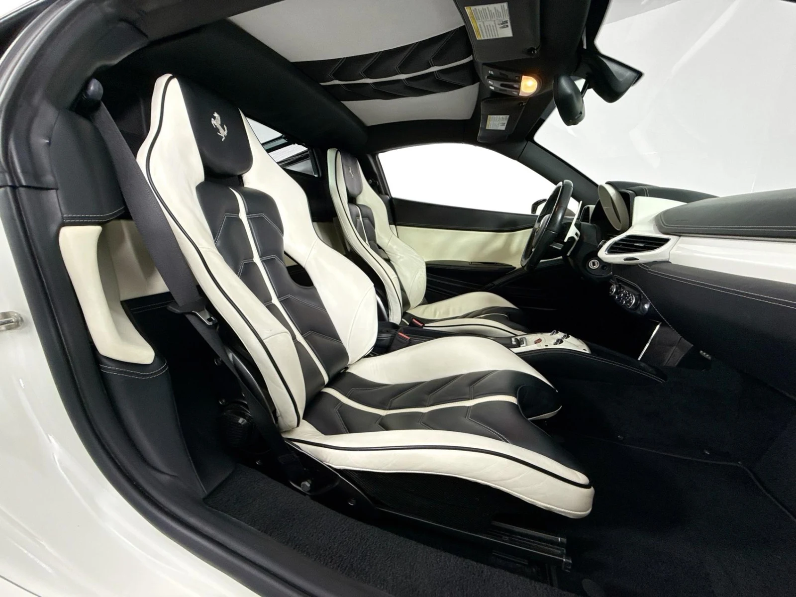 2010 Ferrari 458 Italia, 12/30