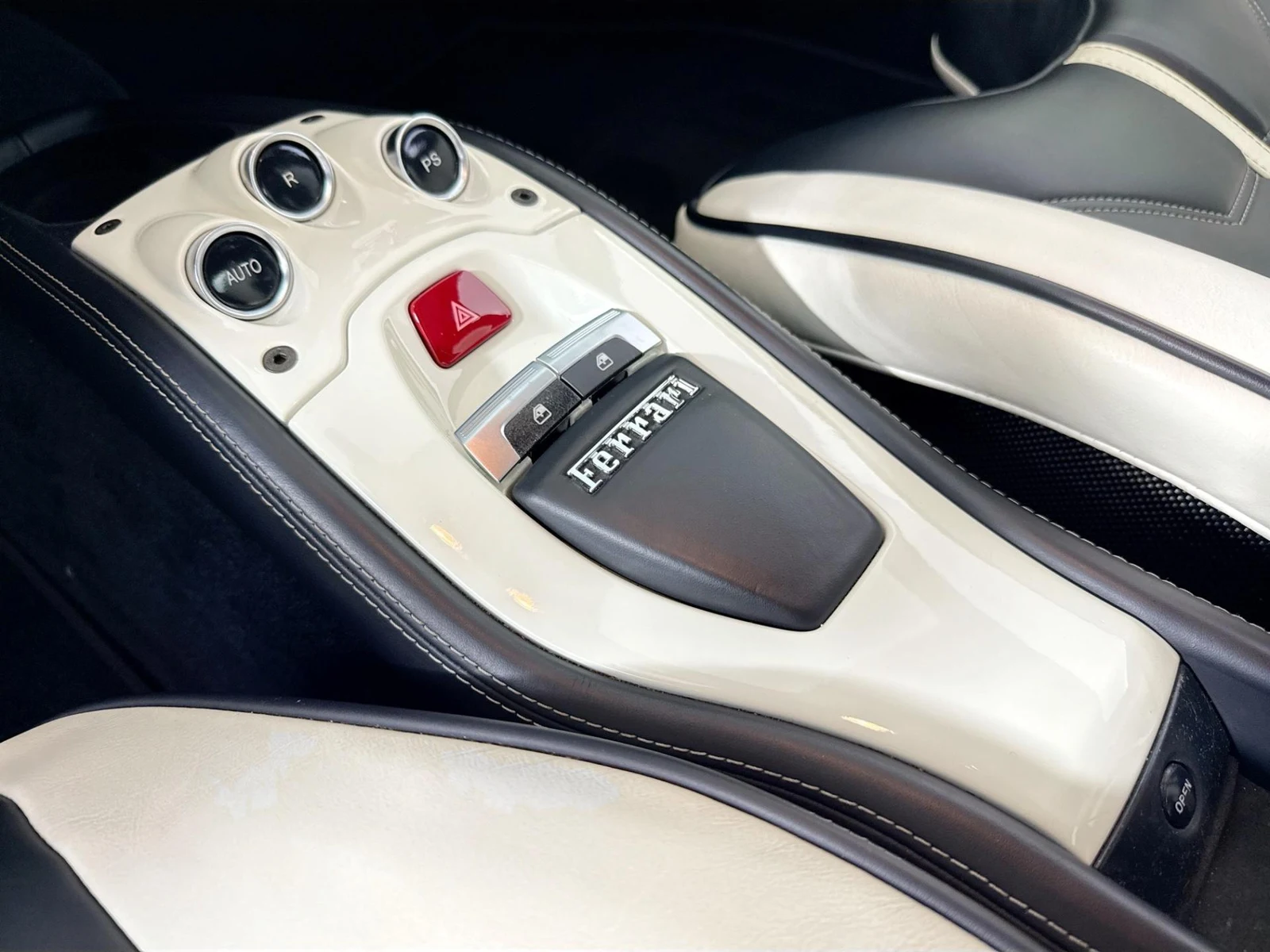 2010 Ferrari 458 Italia, 15/30