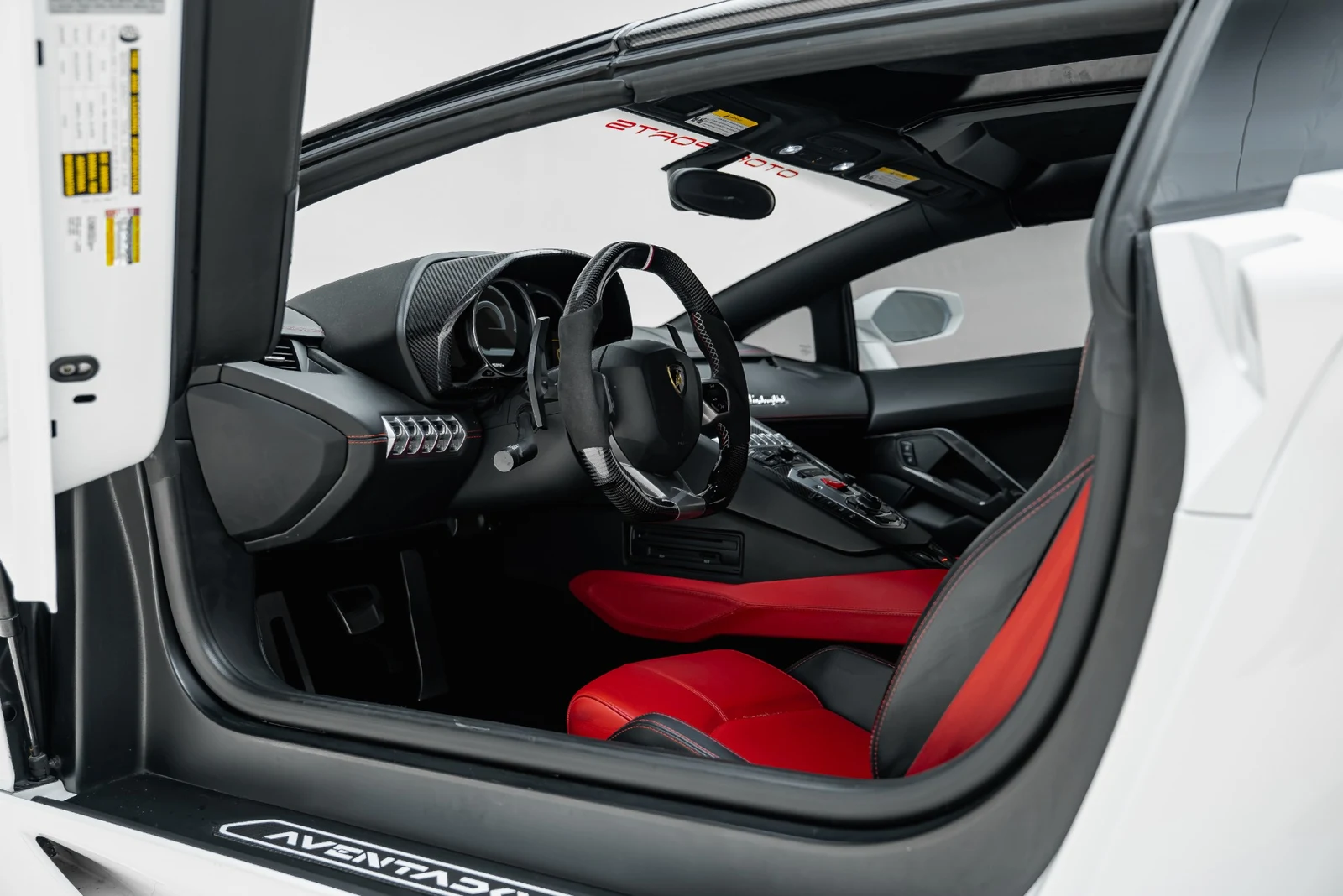 2016 Lamborghini Aventador LP700-4, 2/30