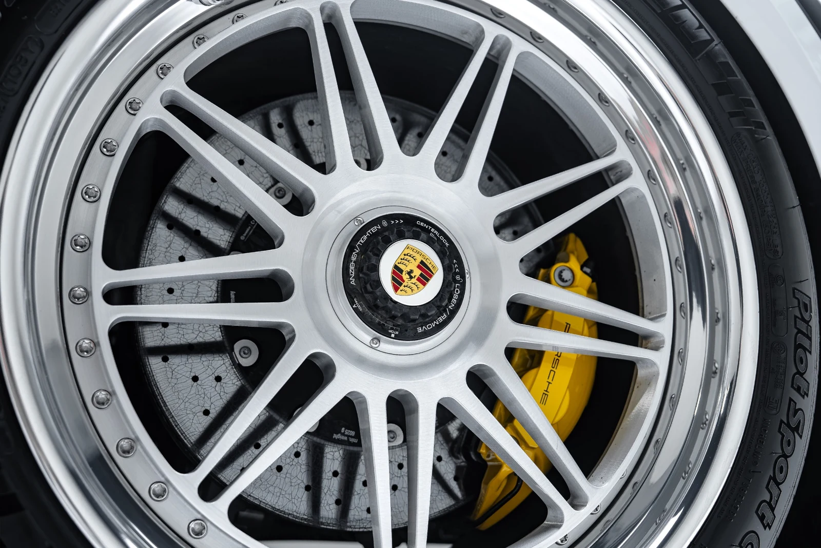 2023 Porsche 911 (992.1) Turbo S, 19/30
