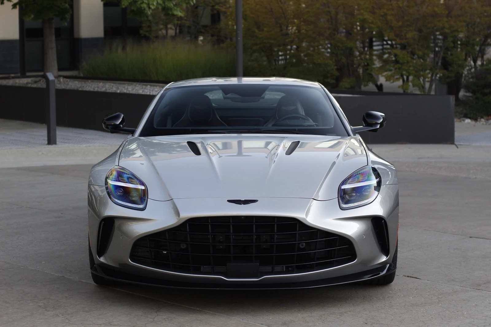 2025 Aston Martin Vantage, 3/30