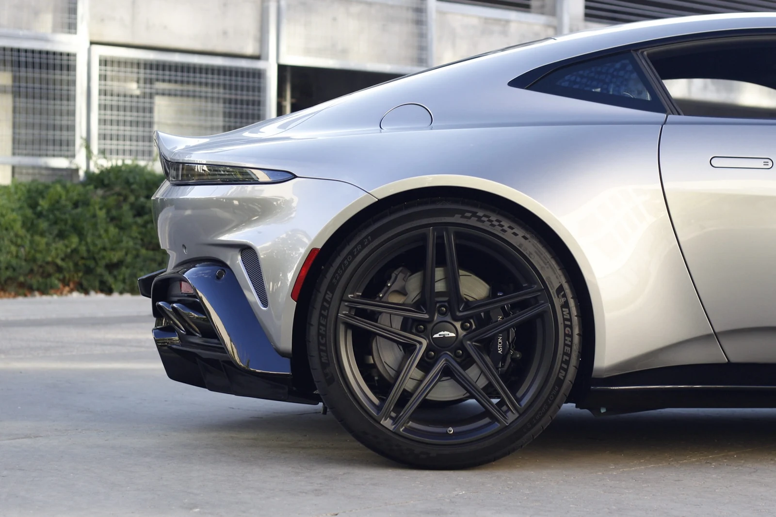 2025 Aston Martin Vantage, 10/30