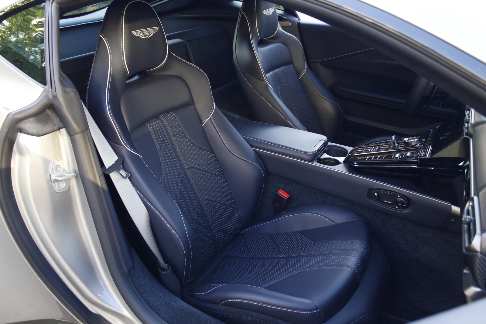 2025 Aston Martin Vantage, 25/30