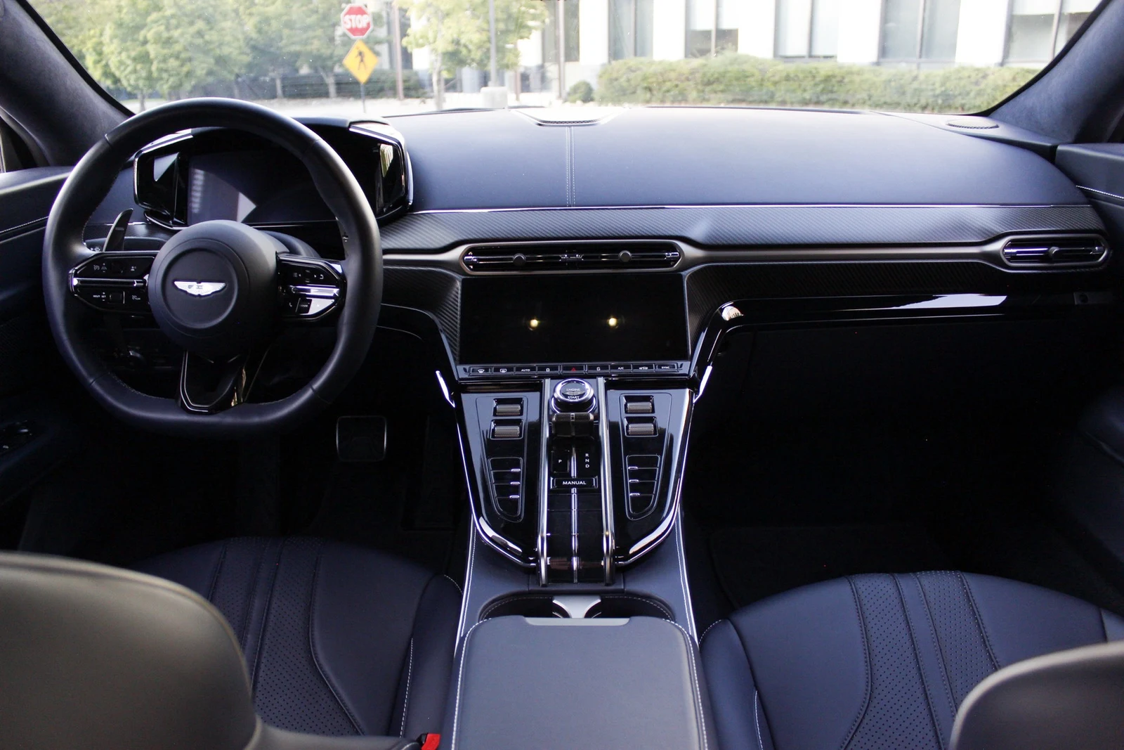 2025 Aston Martin Vantage, 29/30