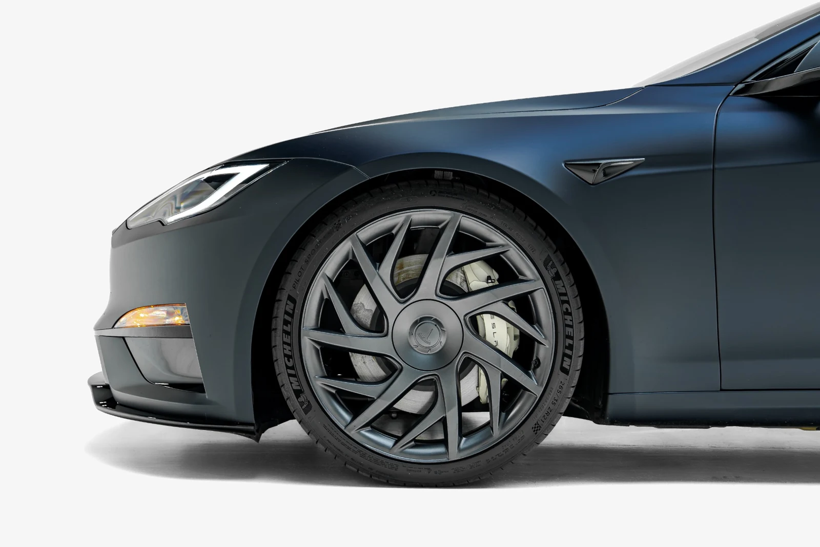 2026 Tesla Model S Plaid, 10/30