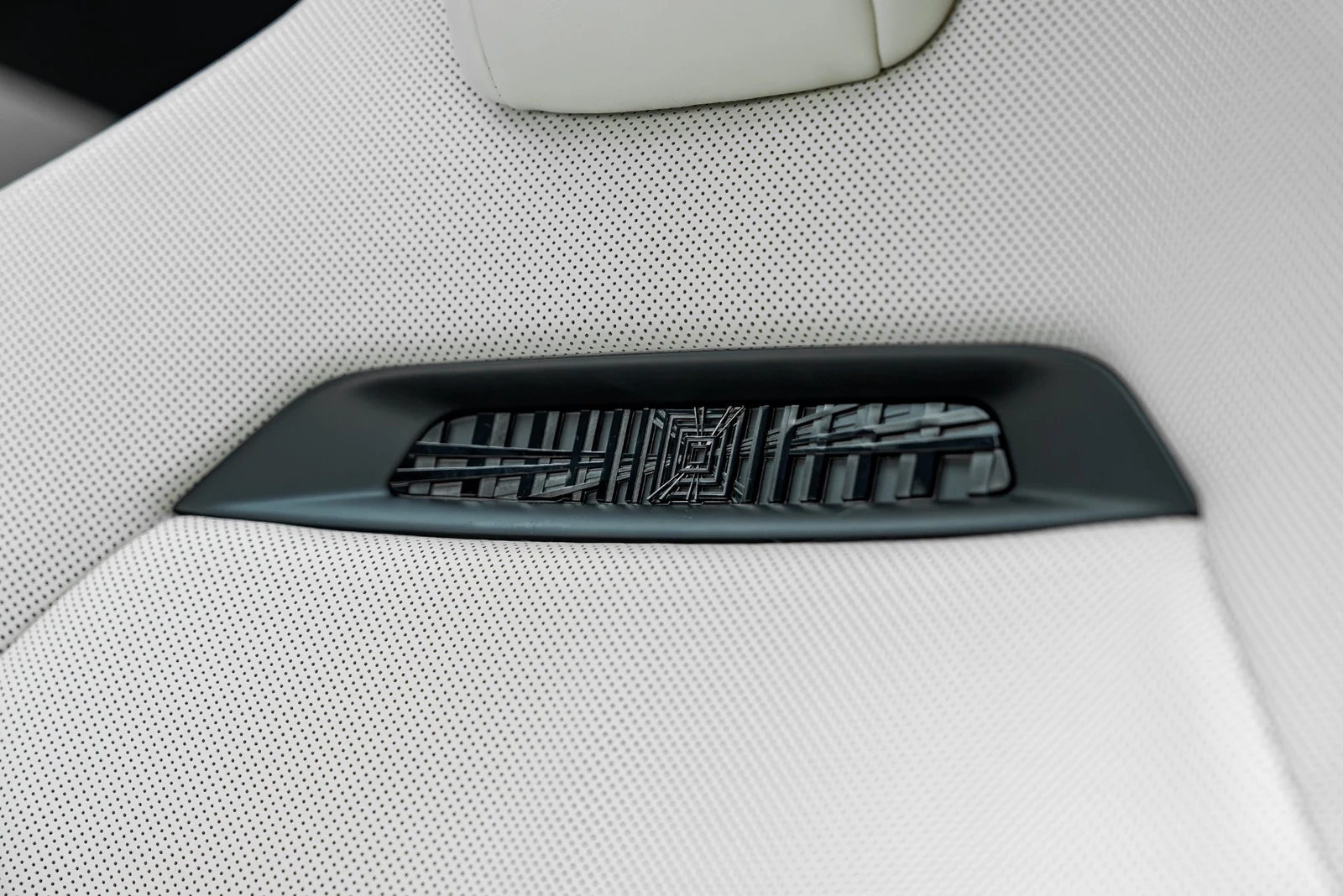 2026 Tesla Model S Plaid, 24/30