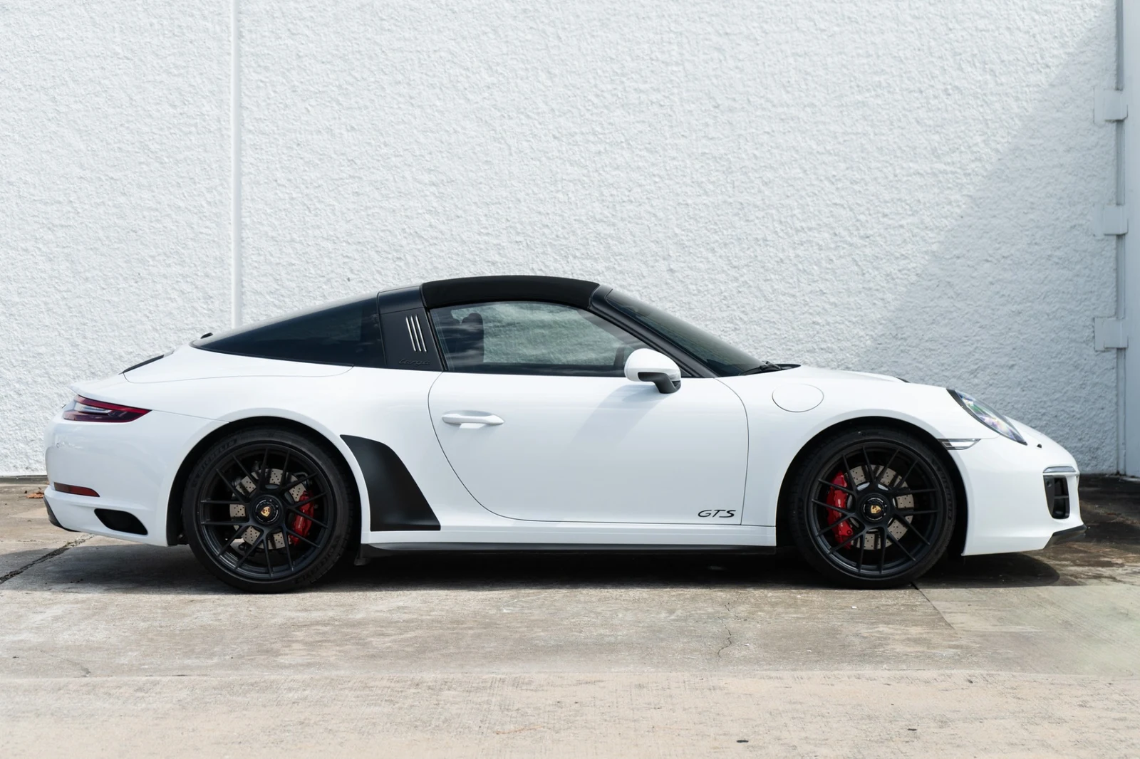2018 Porsche 911 (991.2) Targa 4 GTS, 4/30