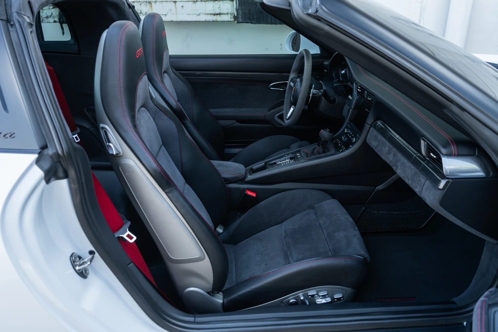2018 Porsche 911 (991.2) Targa 4 GTS, 12/30