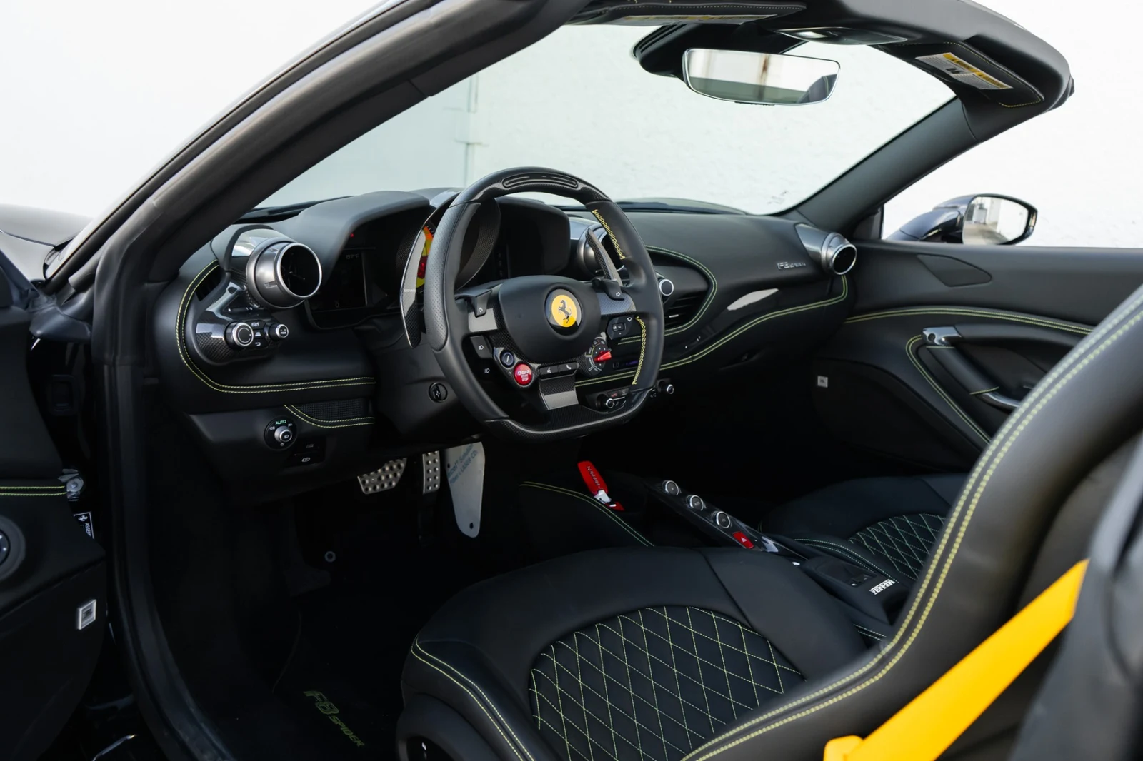 2022 Ferrari F8 Spider, 3/30