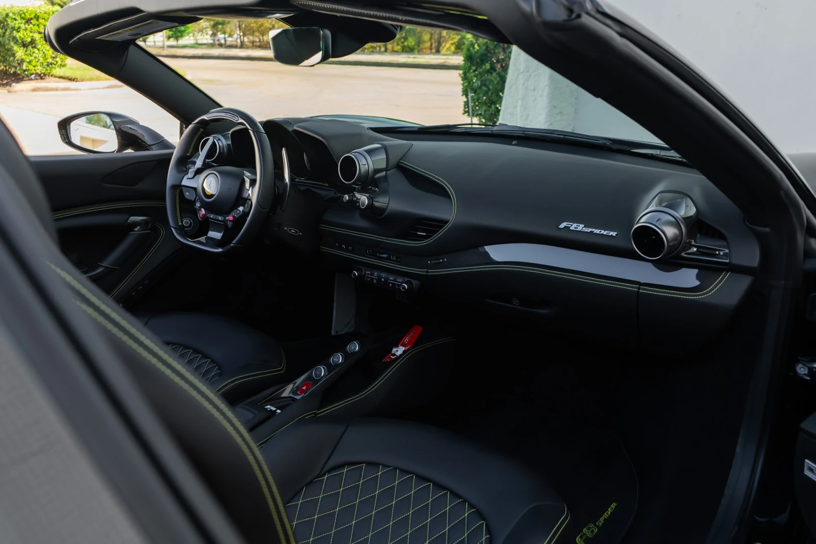 2022 Ferrari F8 Spider, 12/30