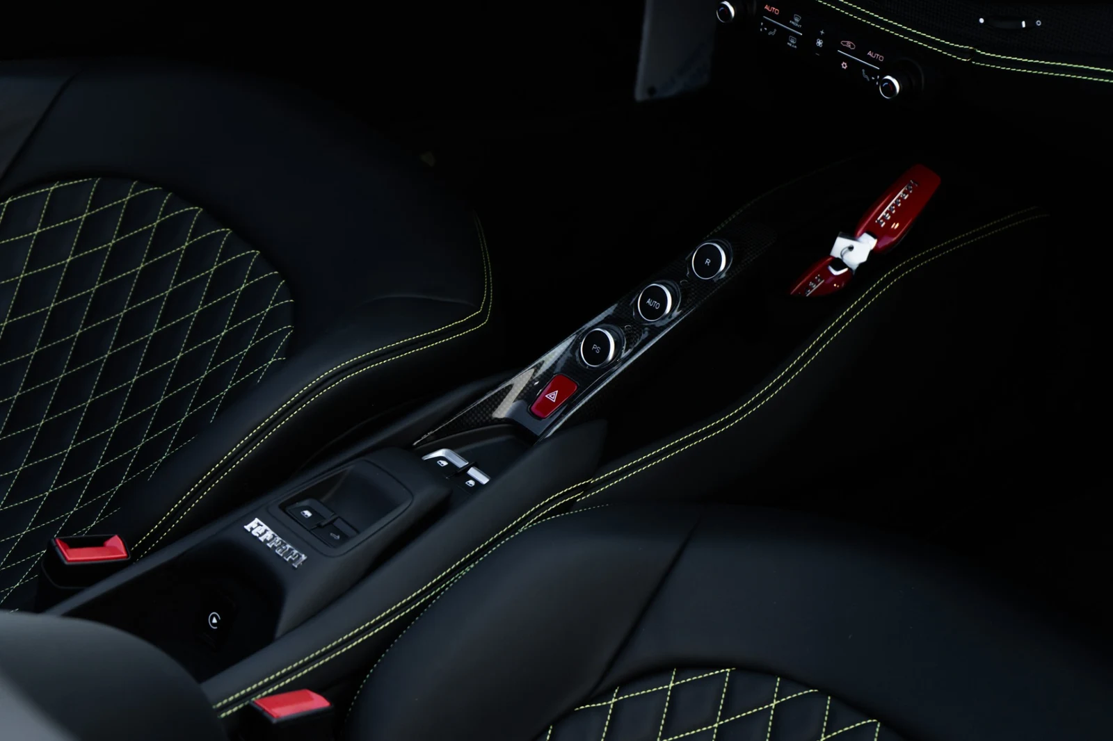 2022 Ferrari F8 Spider, 14/30