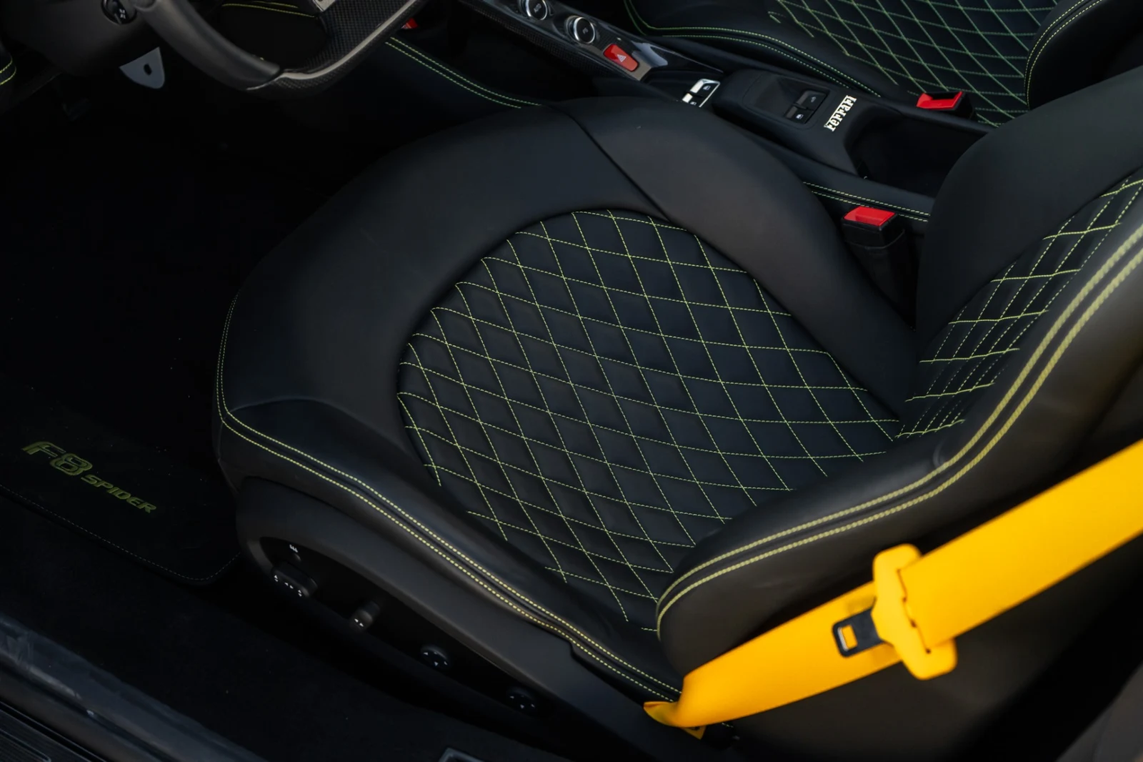 2022 Ferrari F8 Spider, 18/30