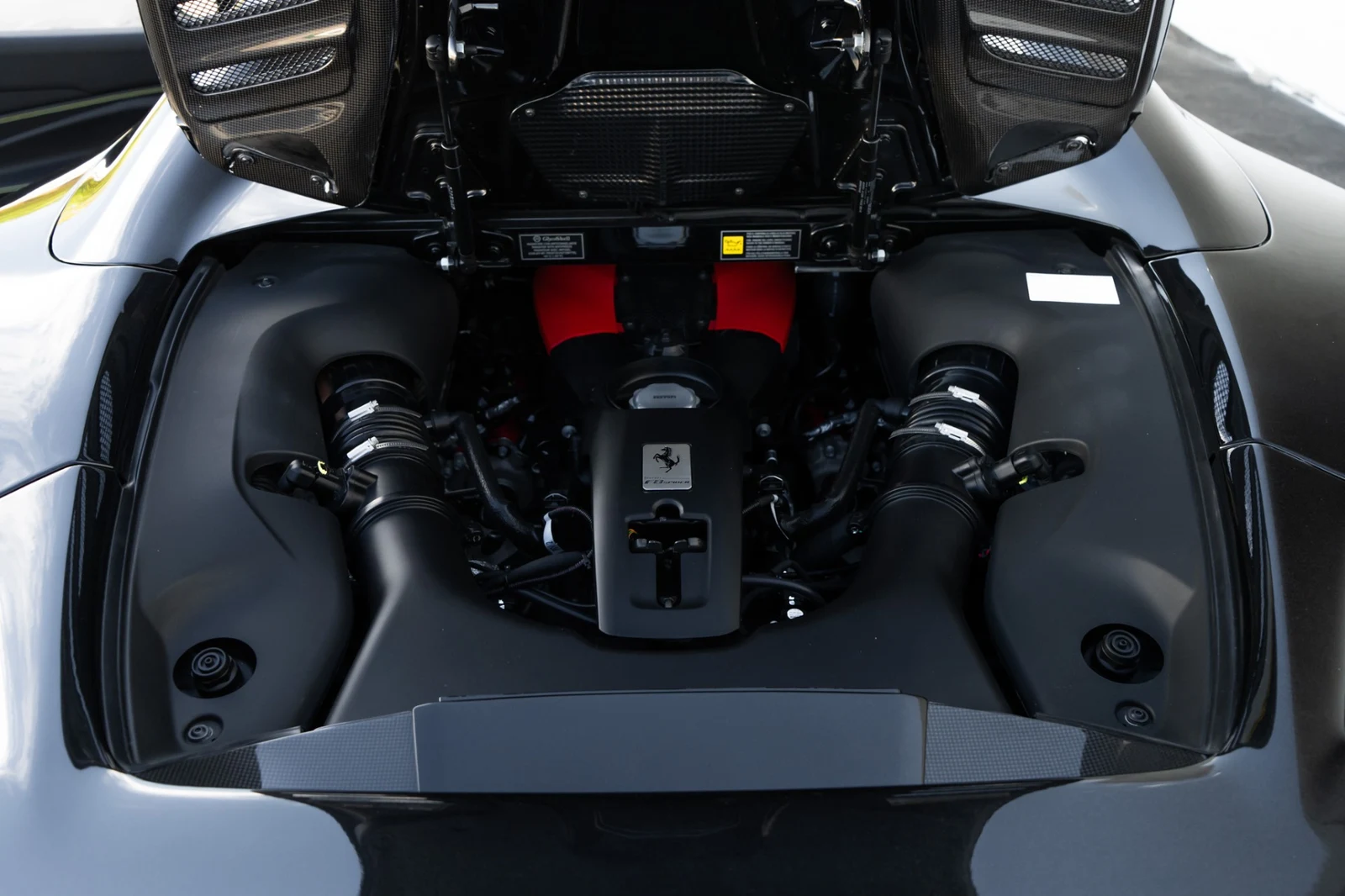 2022 Ferrari F8 Spider, 29/30