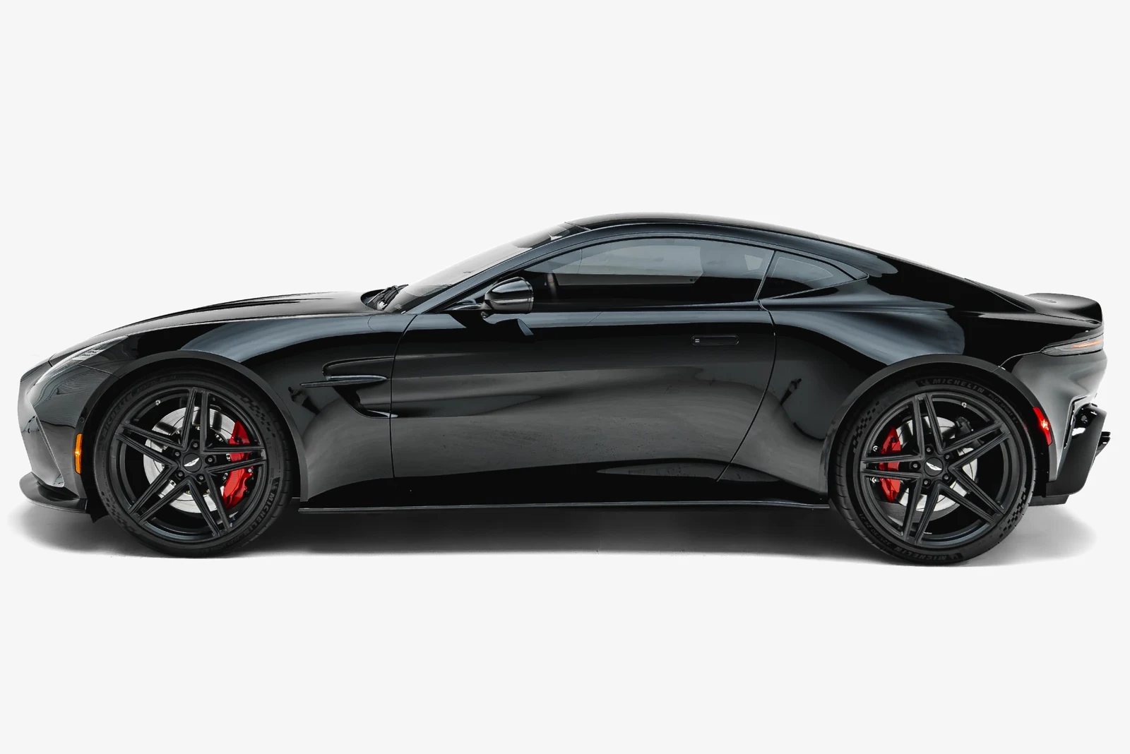 2025 Aston Martin Vantage, 4/30