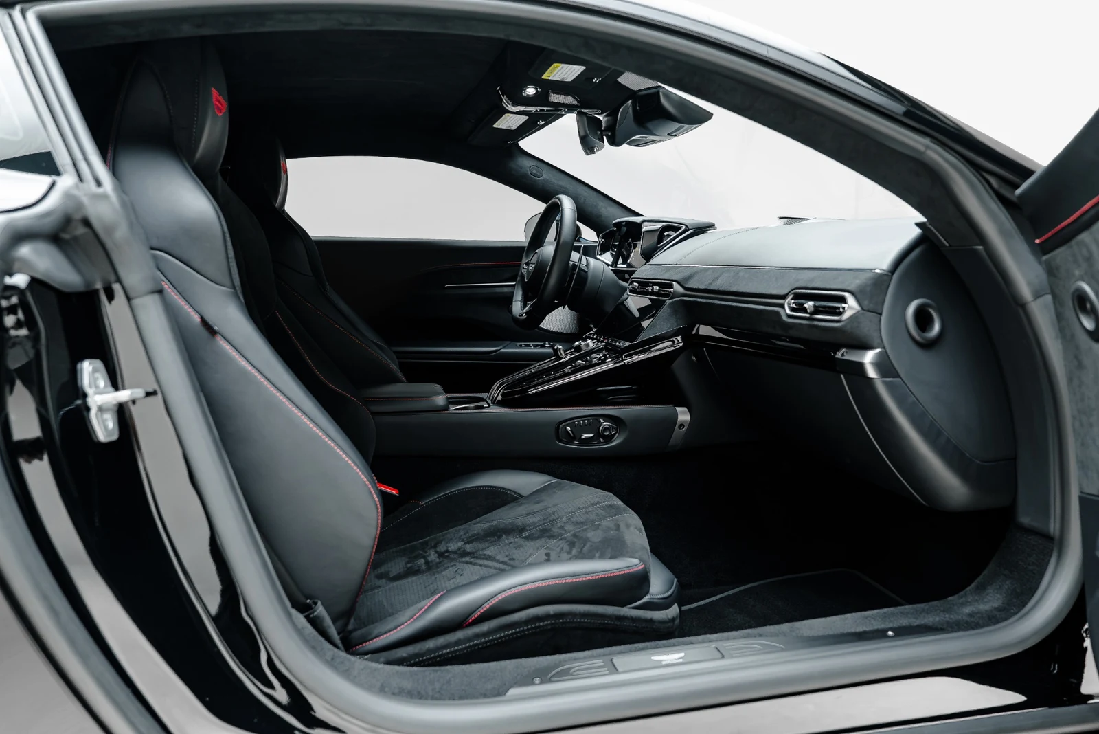 2025 Aston Martin Vantage, 20/30