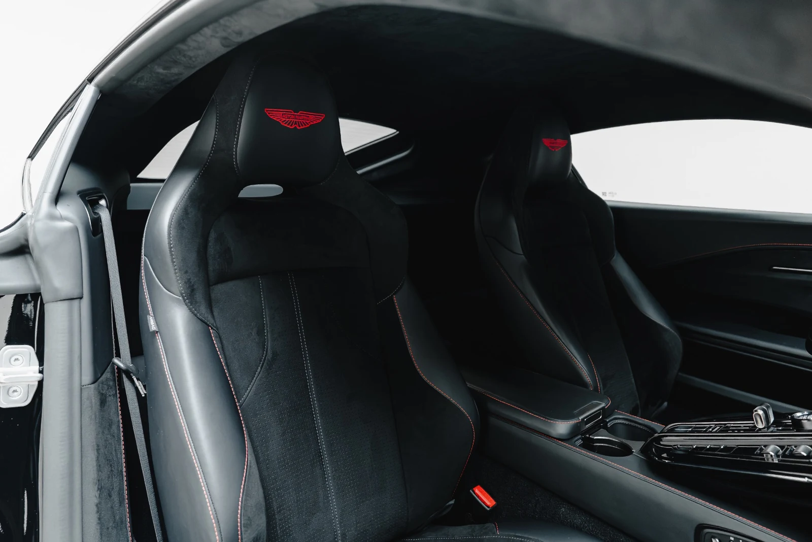 2025 Aston Martin Vantage, 21/30