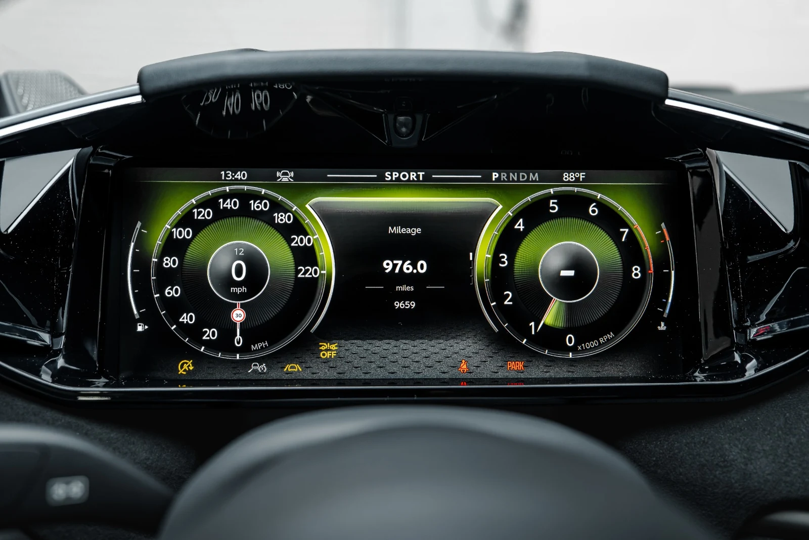2025 Aston Martin Vantage, 28/30