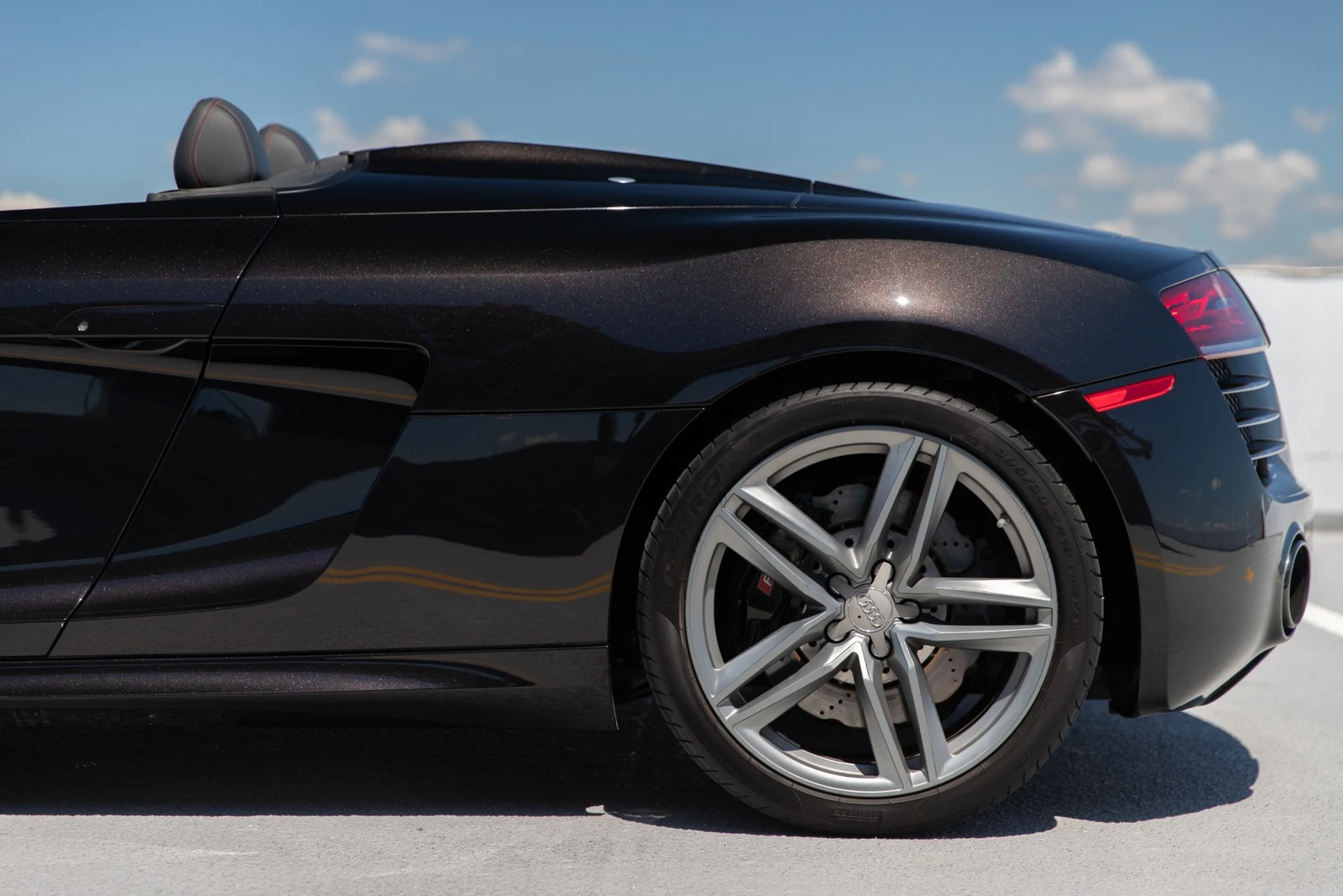 2014 Audi R8 5.2 quattro Spyder (Type 42), 12/30