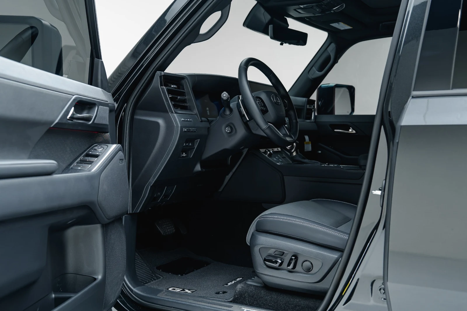 2026 Lexus GX 550 Luxury+, 2/30