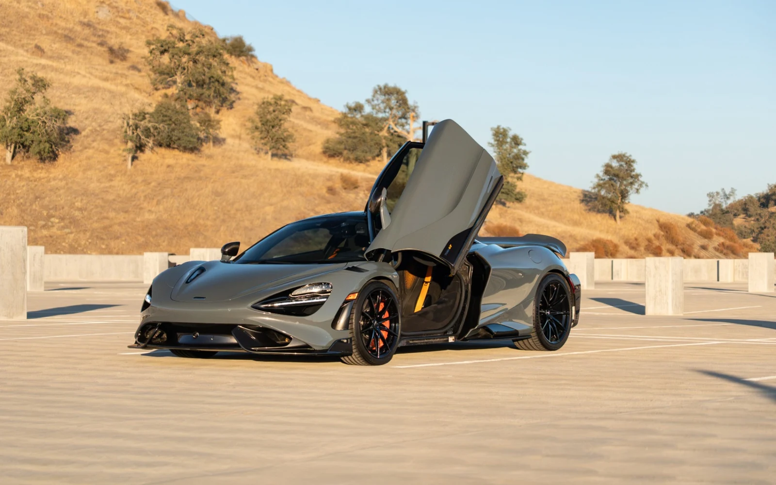2021 McLaren 765LT, 2/30