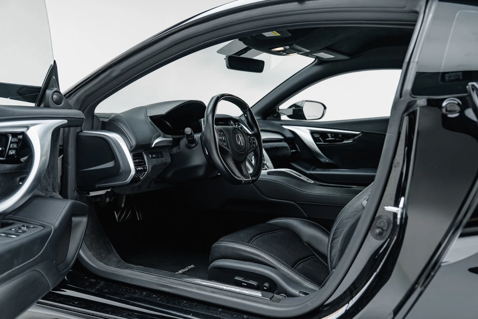 2017 Acura NSX SH-AWD Sport Hybrid, 2/30