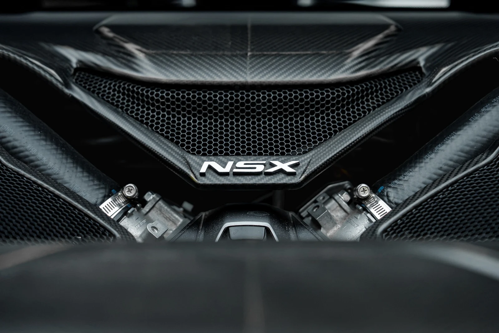2017 Acura NSX SH-AWD Sport Hybrid, 21/30