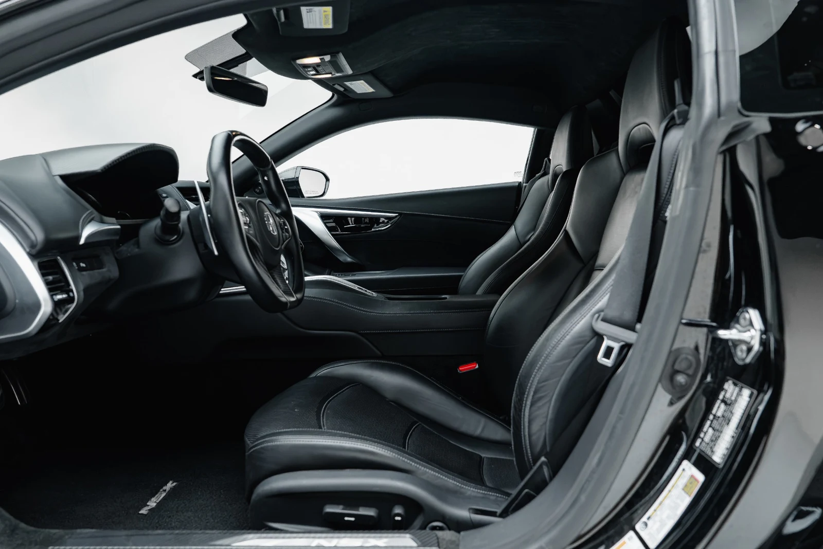 2017 Acura NSX SH-AWD Sport Hybrid, 23/30