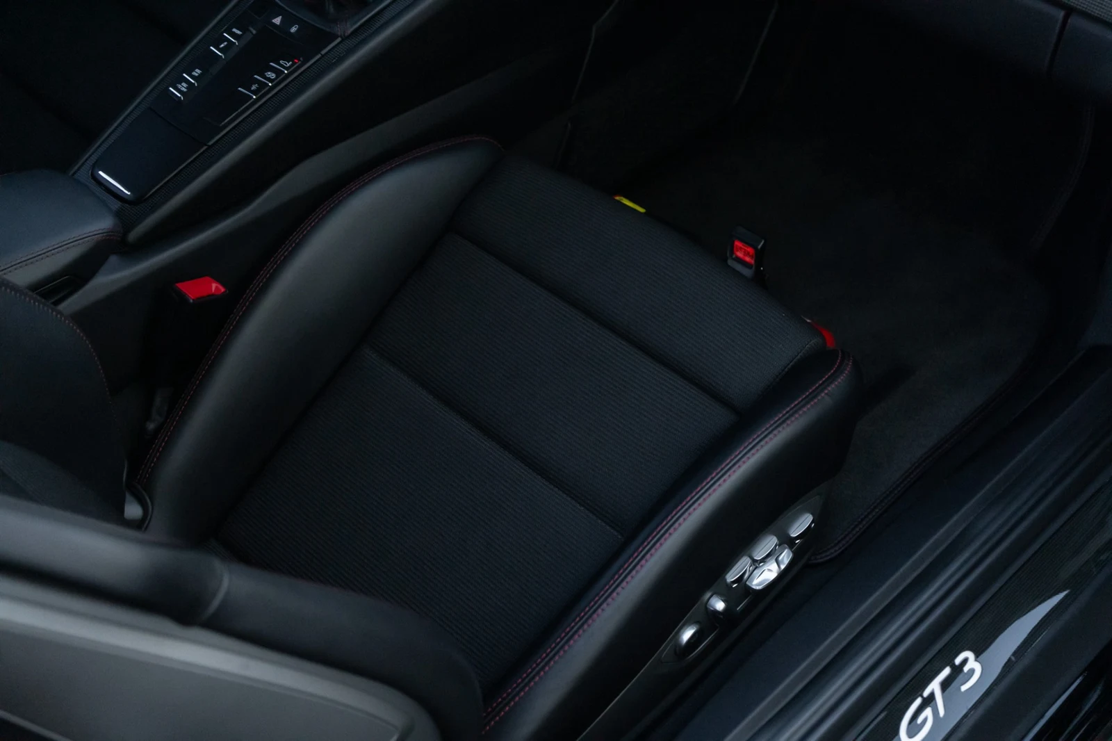 2018 Porsche 911 (991.2) GT3 Touring, 18/30