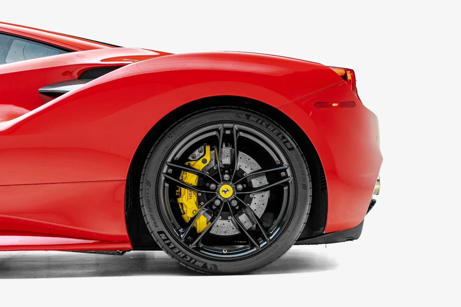 2016 Ferrari 488 GTB, 8/30