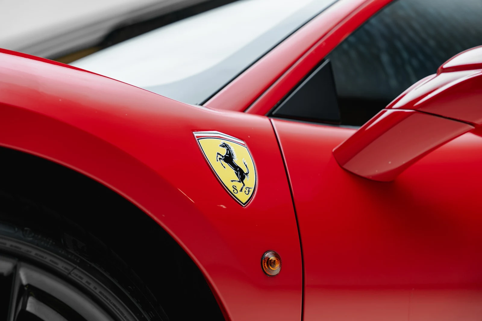 2016 Ferrari 488 GTB, 10/30