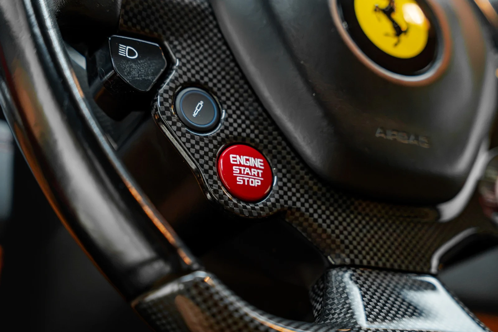 2016 Ferrari 488 GTB, 21/30
