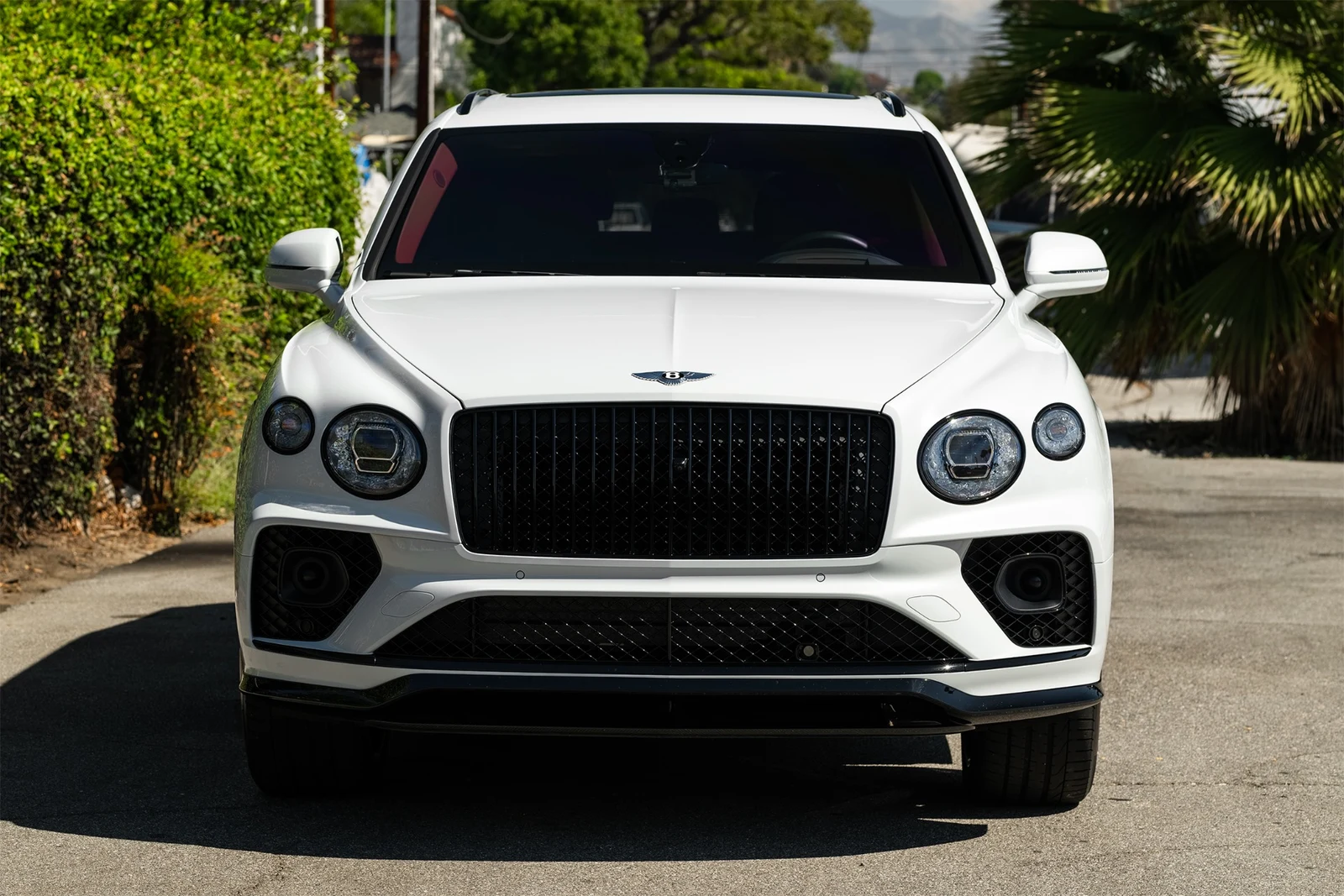 2023 Bentley Bentayga EWB Azure V8, 2/30