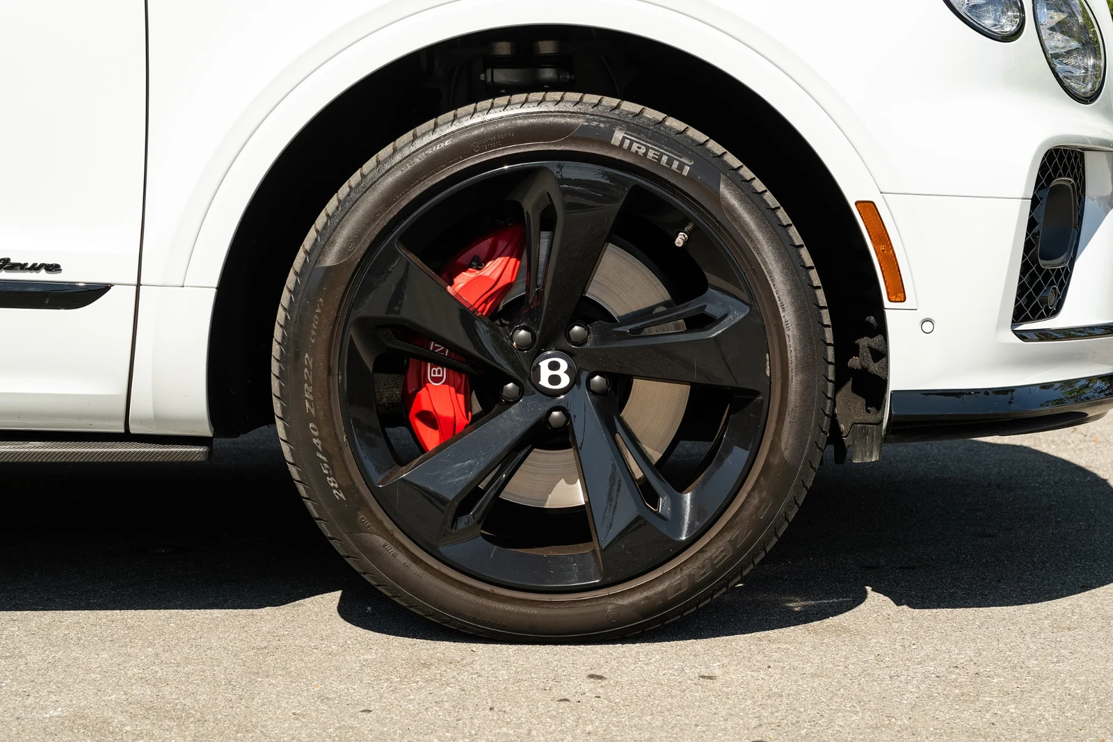 2023 Bentley Bentayga EWB Azure V8, 10/30