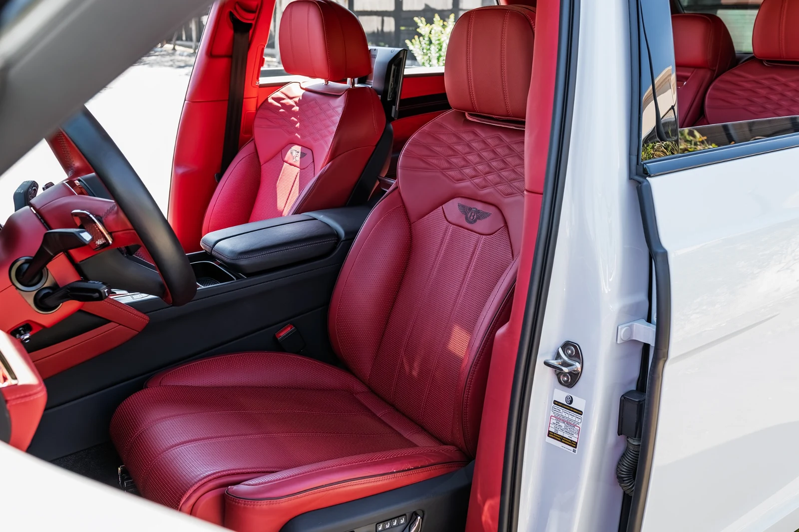 2023 Bentley Bentayga EWB Azure V8, 13/30