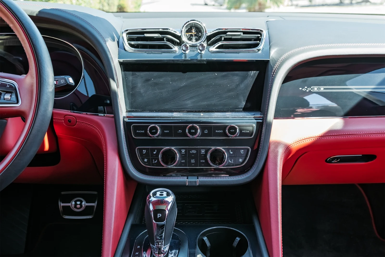 2023 Bentley Bentayga EWB Azure V8, 17/30