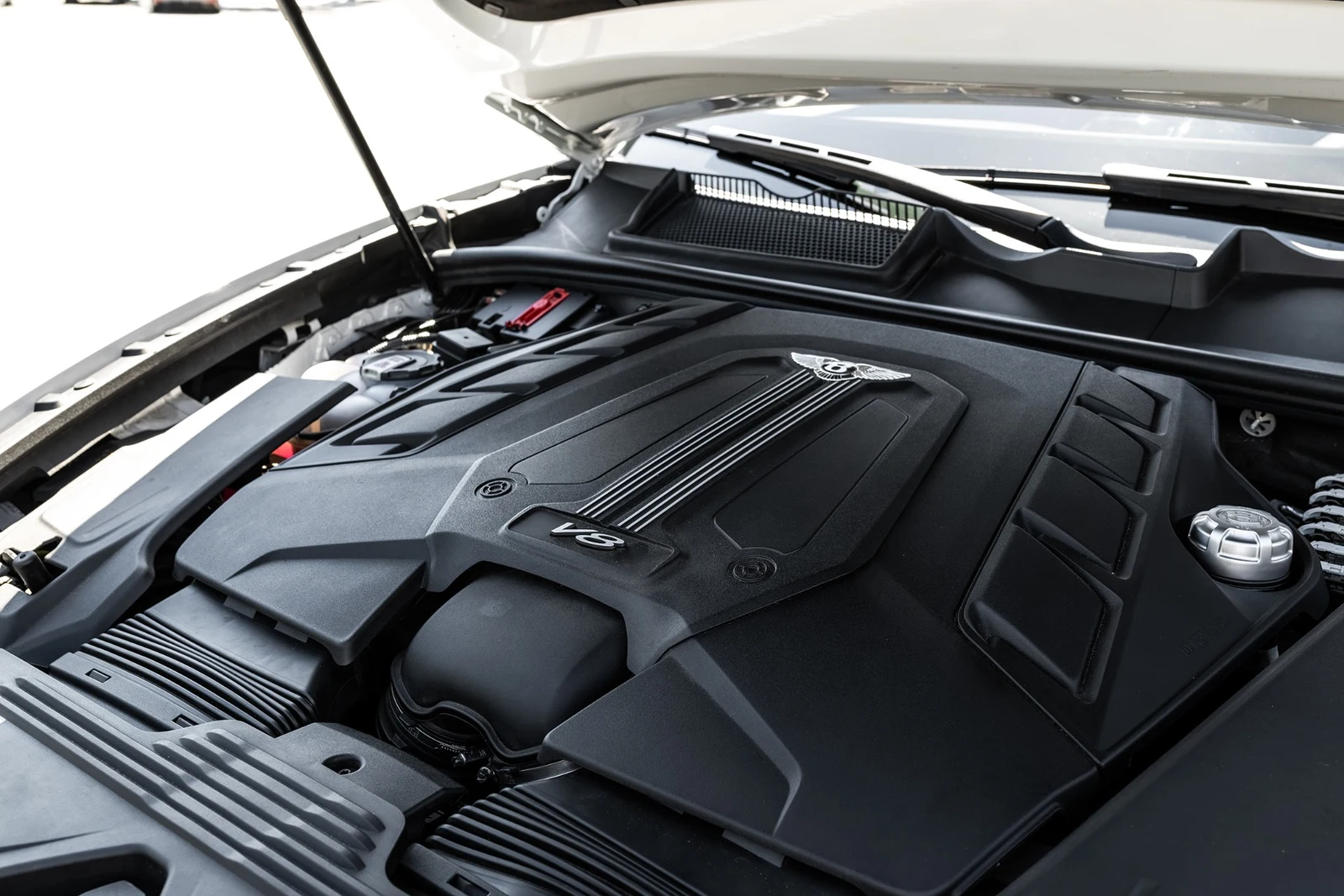 2023 Bentley Bentayga EWB Azure V8, 30/30