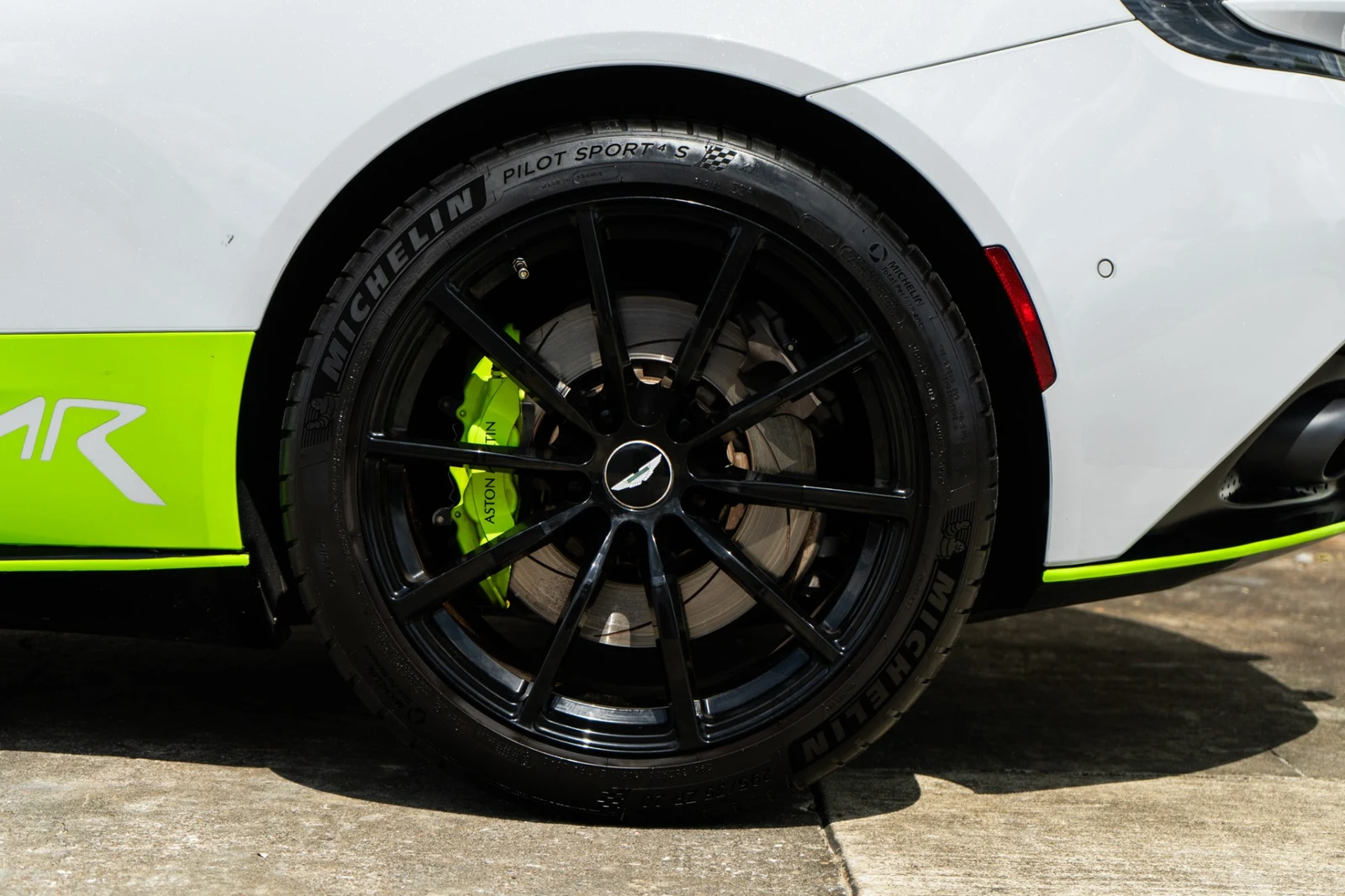 2019 Aston Martin DB11 AMR, 17/30