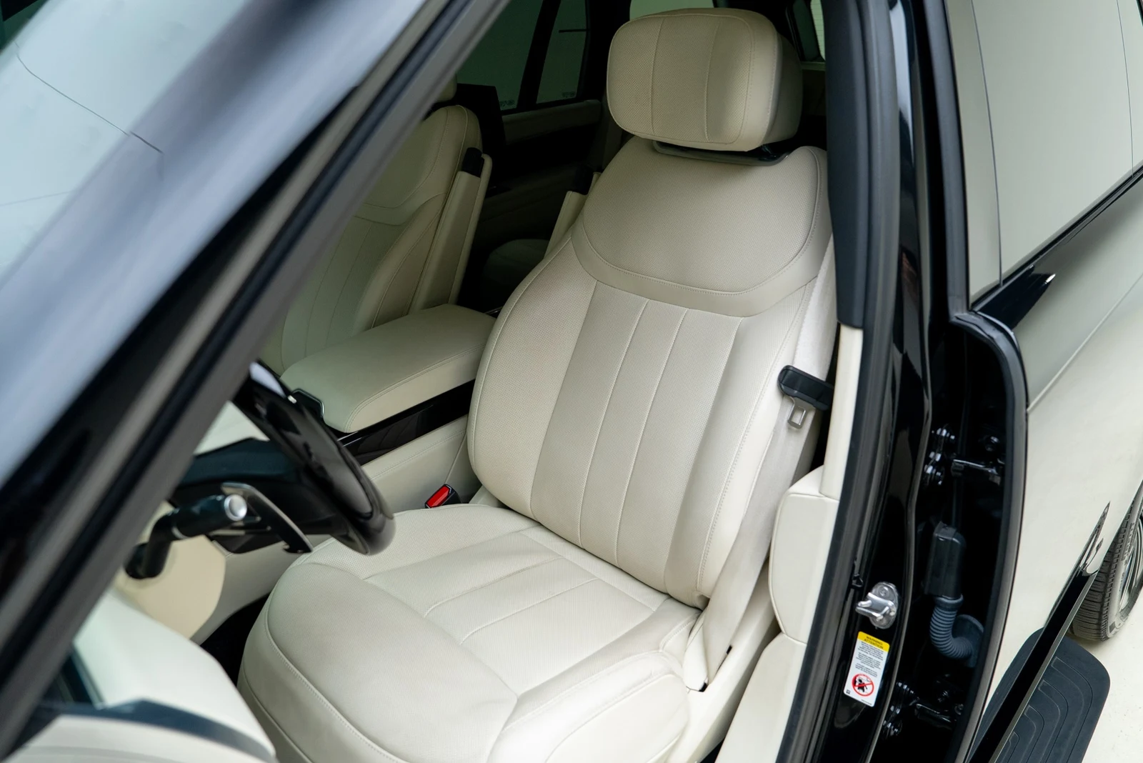 2025 Land Rover Range Rover P530 Autobiography LWB, 3/30