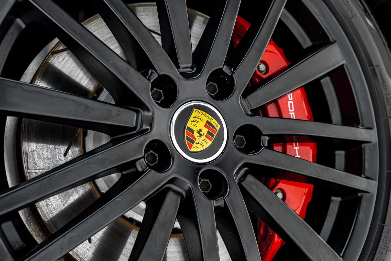 2023 Porsche Panamera GTS Sport Turismo, 19/30