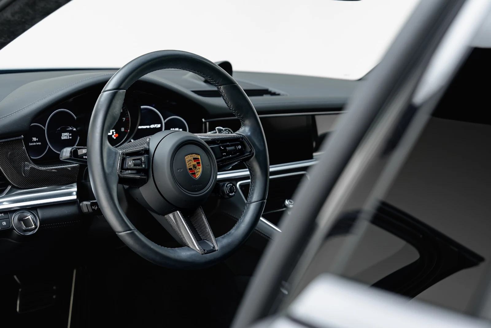 2023 Porsche Panamera GTS Sport Turismo, 22/30