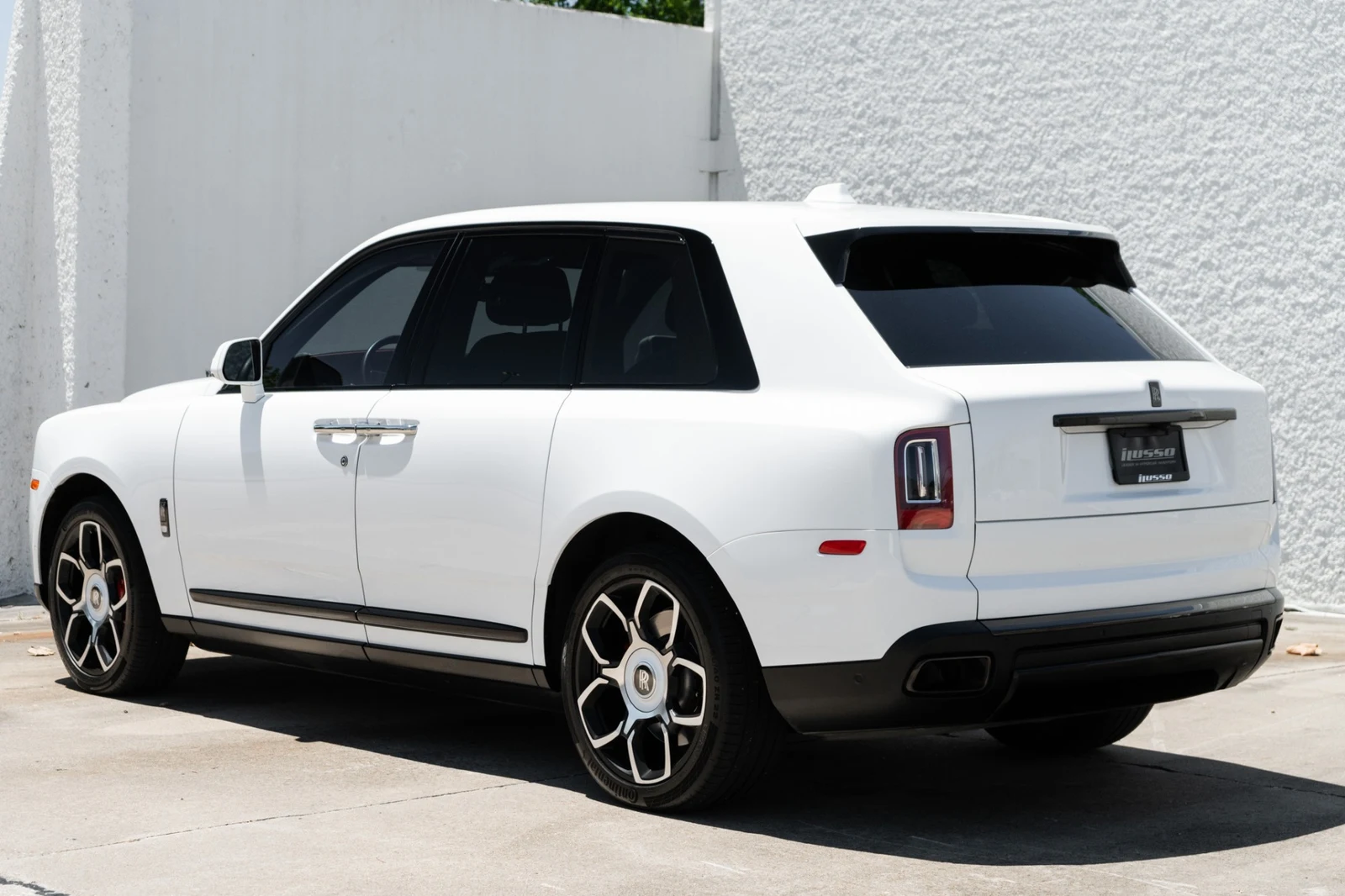 2022 Rolls-Royce Cullinan Black Badge, 2/30