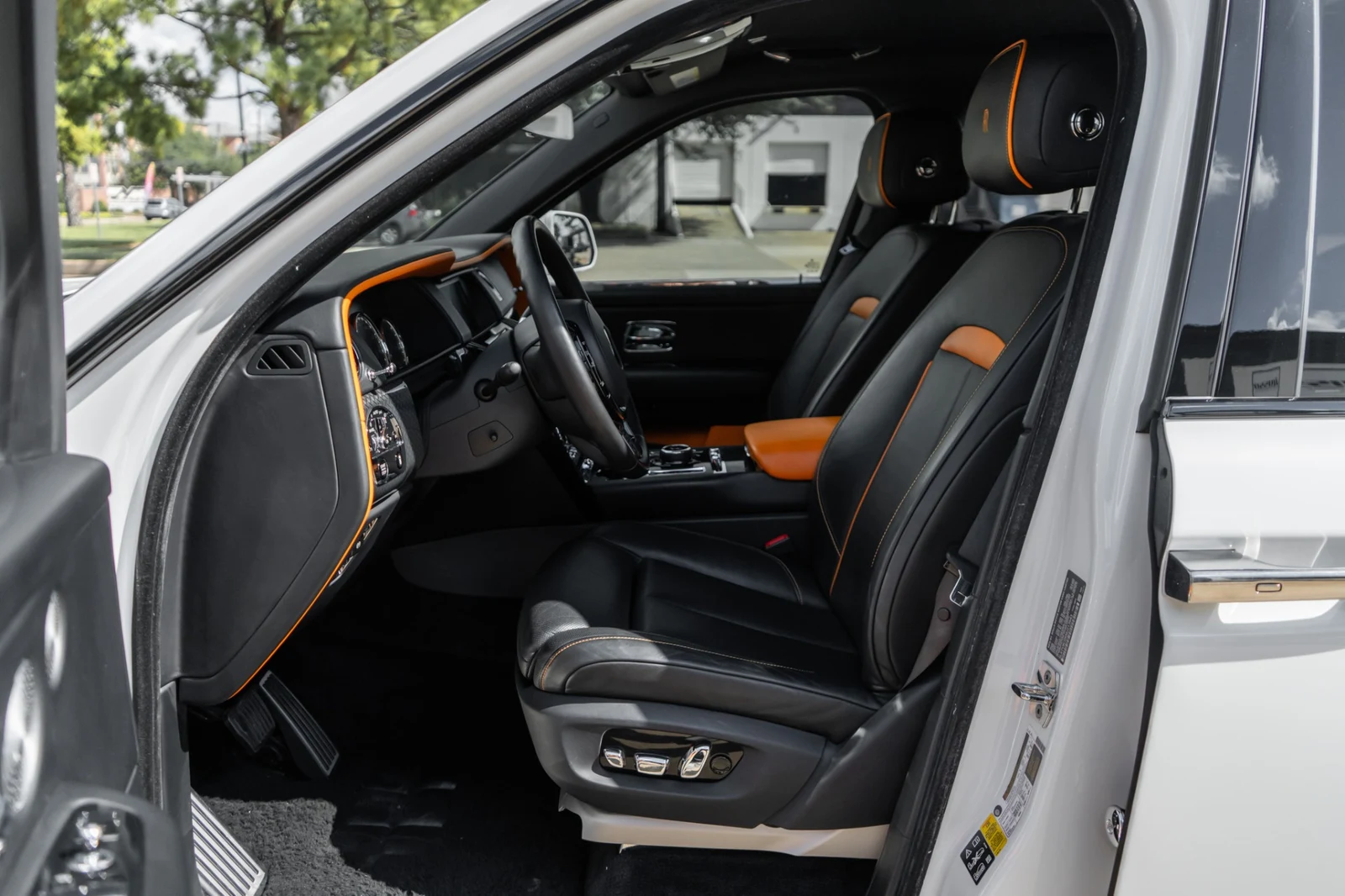 2022 Rolls-Royce Cullinan Black Badge, 4/30