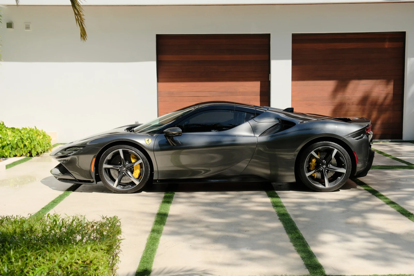2022 Ferrari SF90 Spider, 6/30