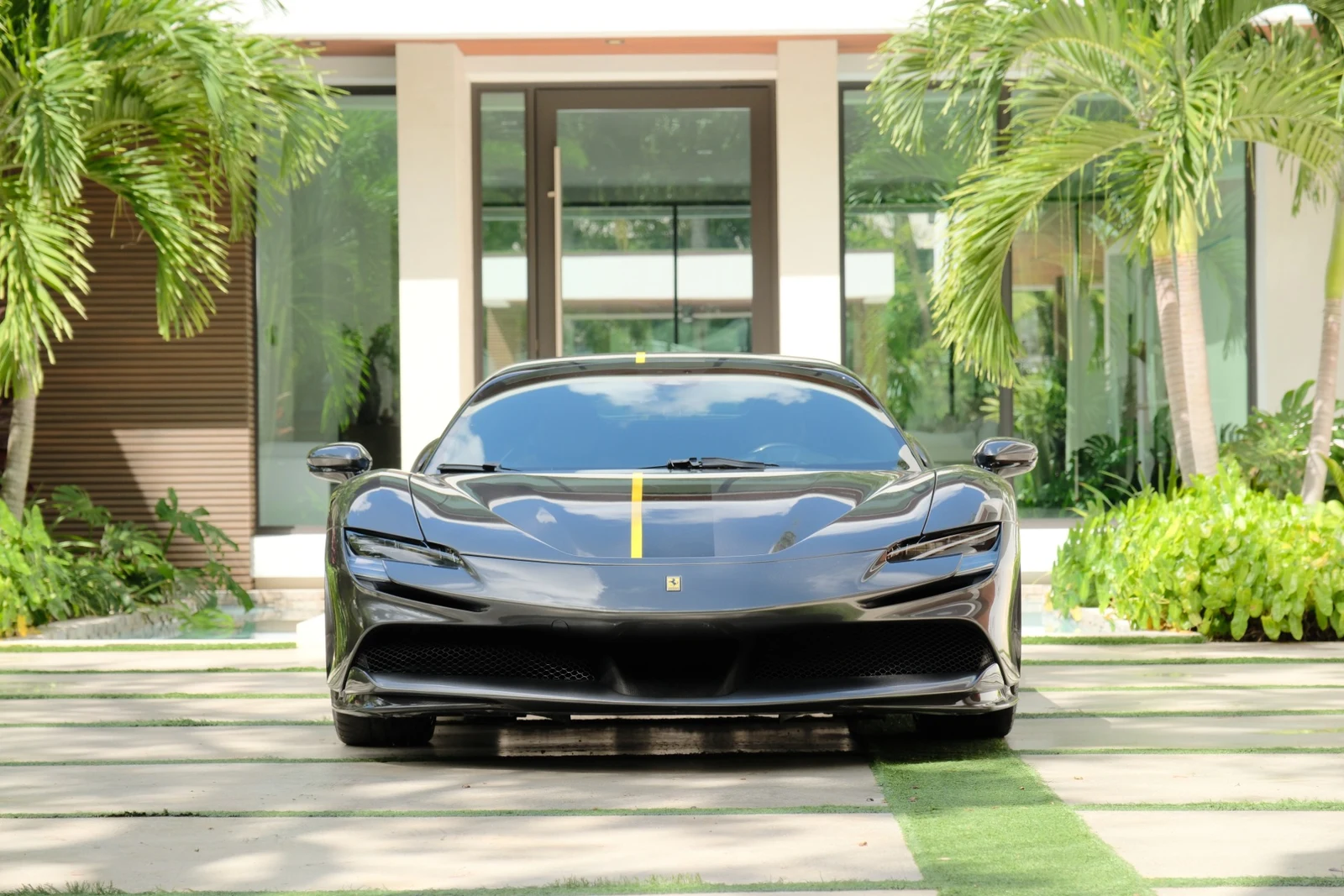 2022 Ferrari SF90 Spider, 7/30